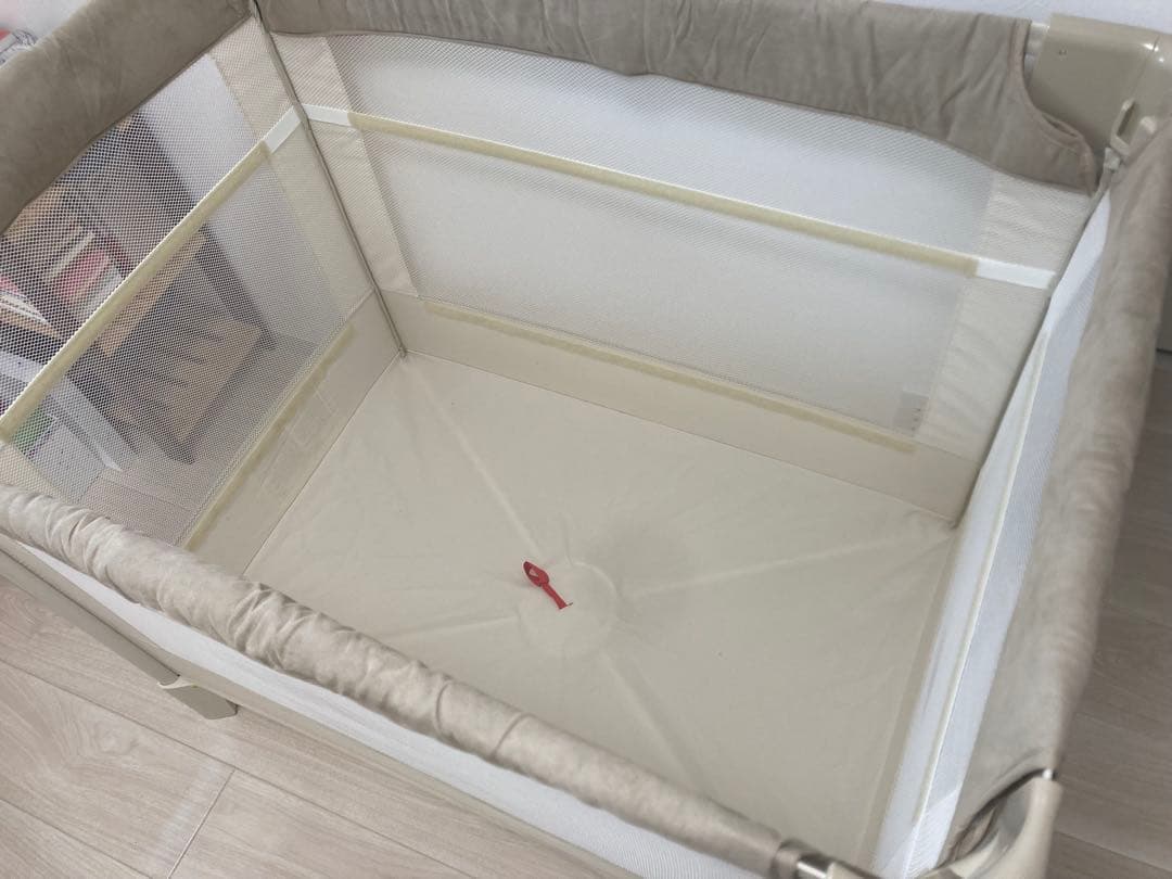 ココネルエアープラス aprica ホワイト ベージュ