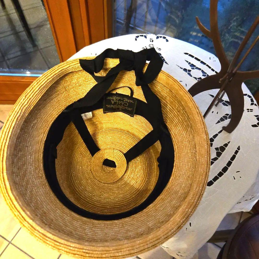 ベージュ 麦わら帽子 黒いネット装飾