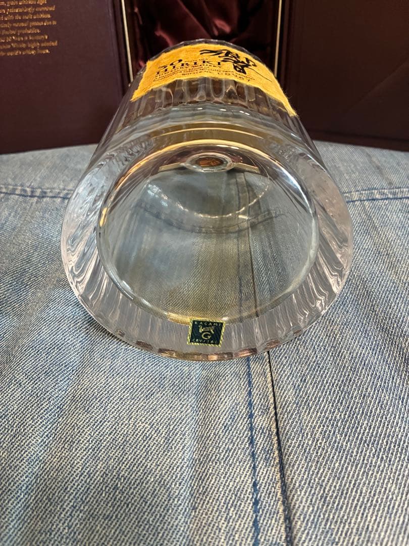 サントリー 響 30年 空瓶（箱あり）