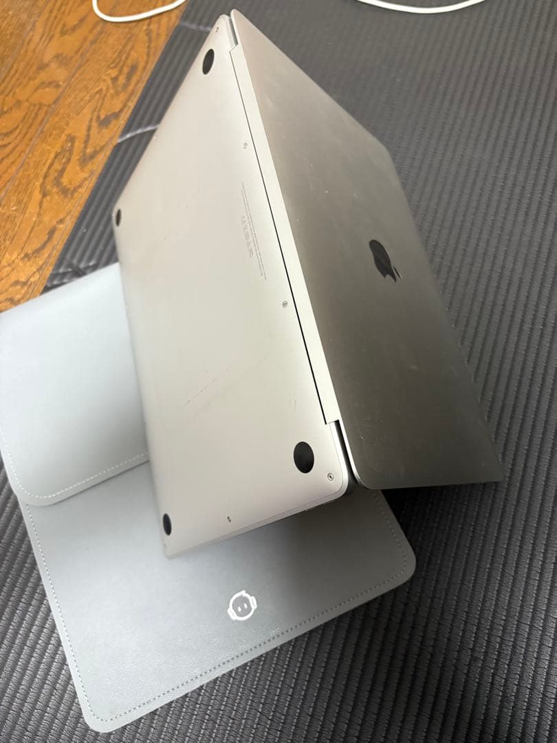 MacBook air 13inch i5/8GB/256GB ケース付き