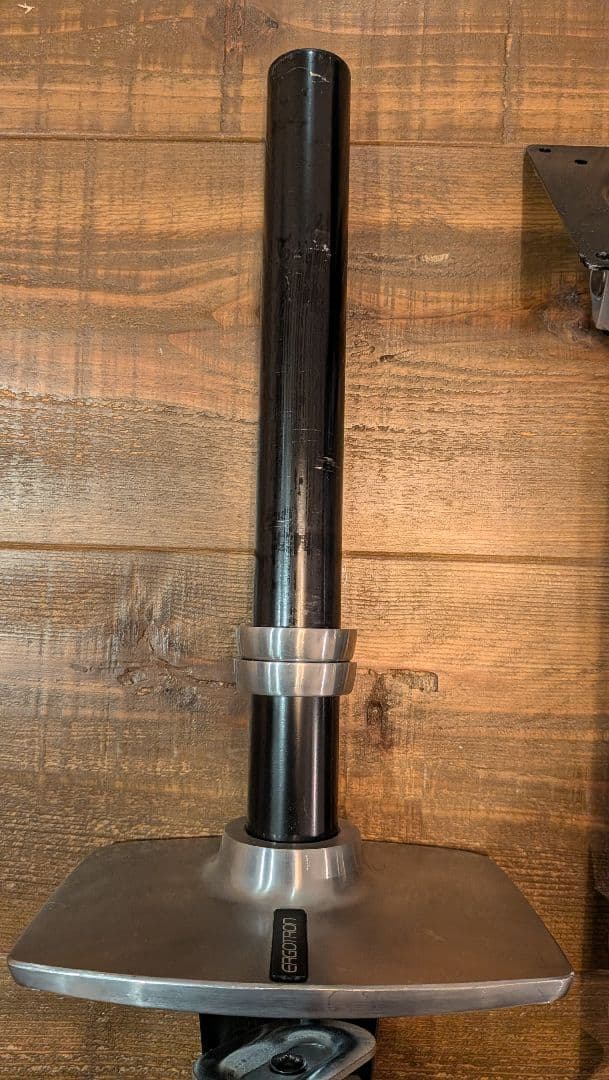 ERGOTRON LXデュアル デスク マウント アーム スタッキング②