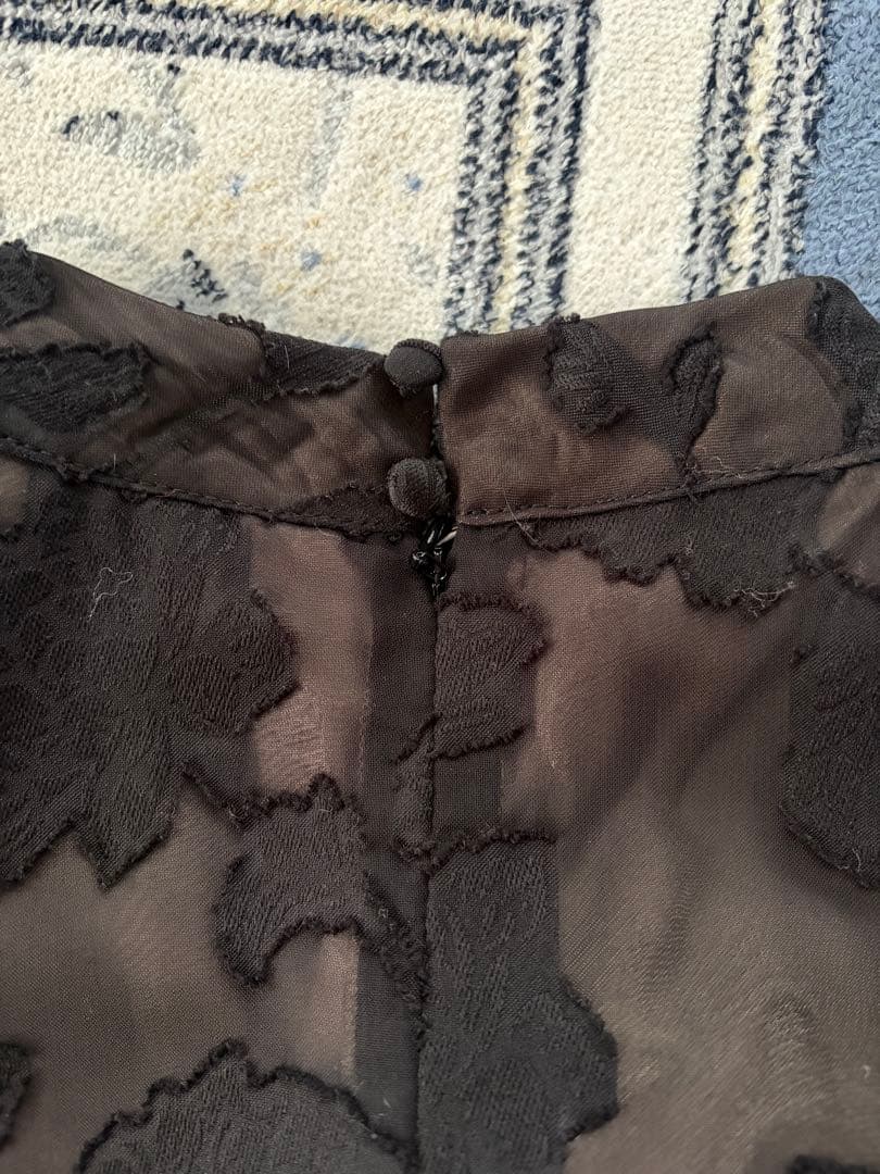 ブラックフラワー柄パーティードレス