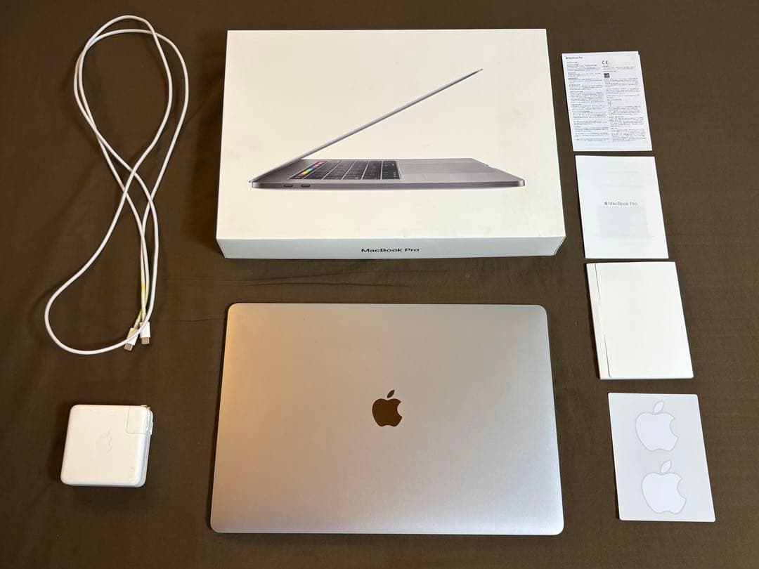 MacBook Pro 2018 15インチ 16Gb 256Gb