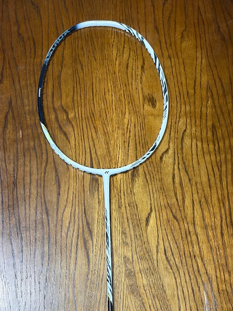 YONEX ASTROX 99プロ4uG5ホワイト/ブラック/イエロー