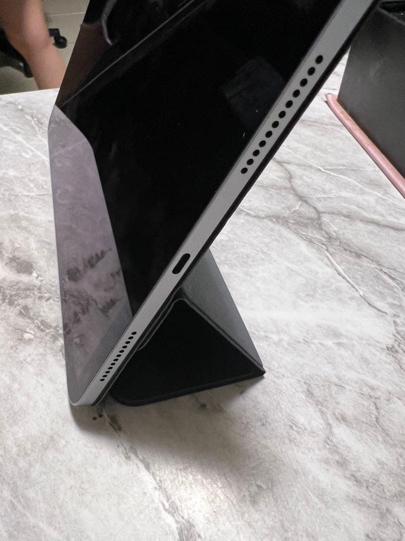 木*日様 iPadAir(M3) 純正カバー、PencilPro付き【即発送 可