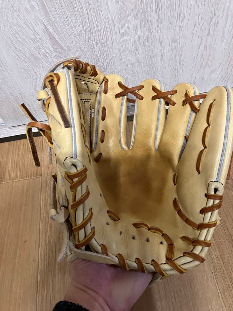 Greedy 投手用グローブ　特殊重心