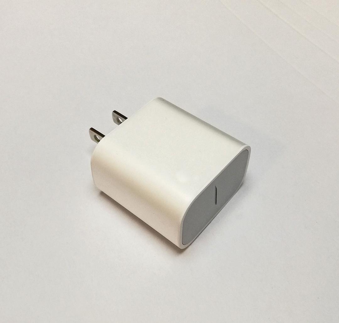 20w 急速充電器　iPhone USB-C電源アダプタ
