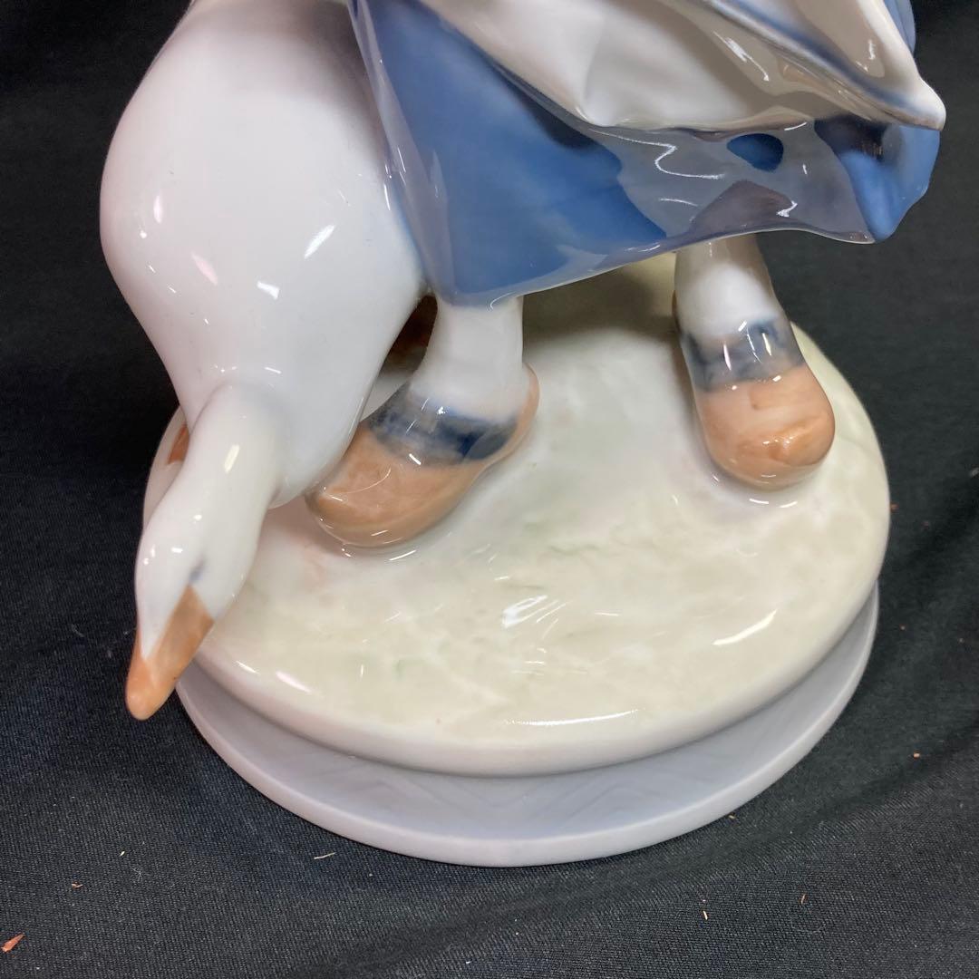 はなぞの様【美品】ロイヤルコペンハーゲン ガチョウと歩く少女 シルバースワン