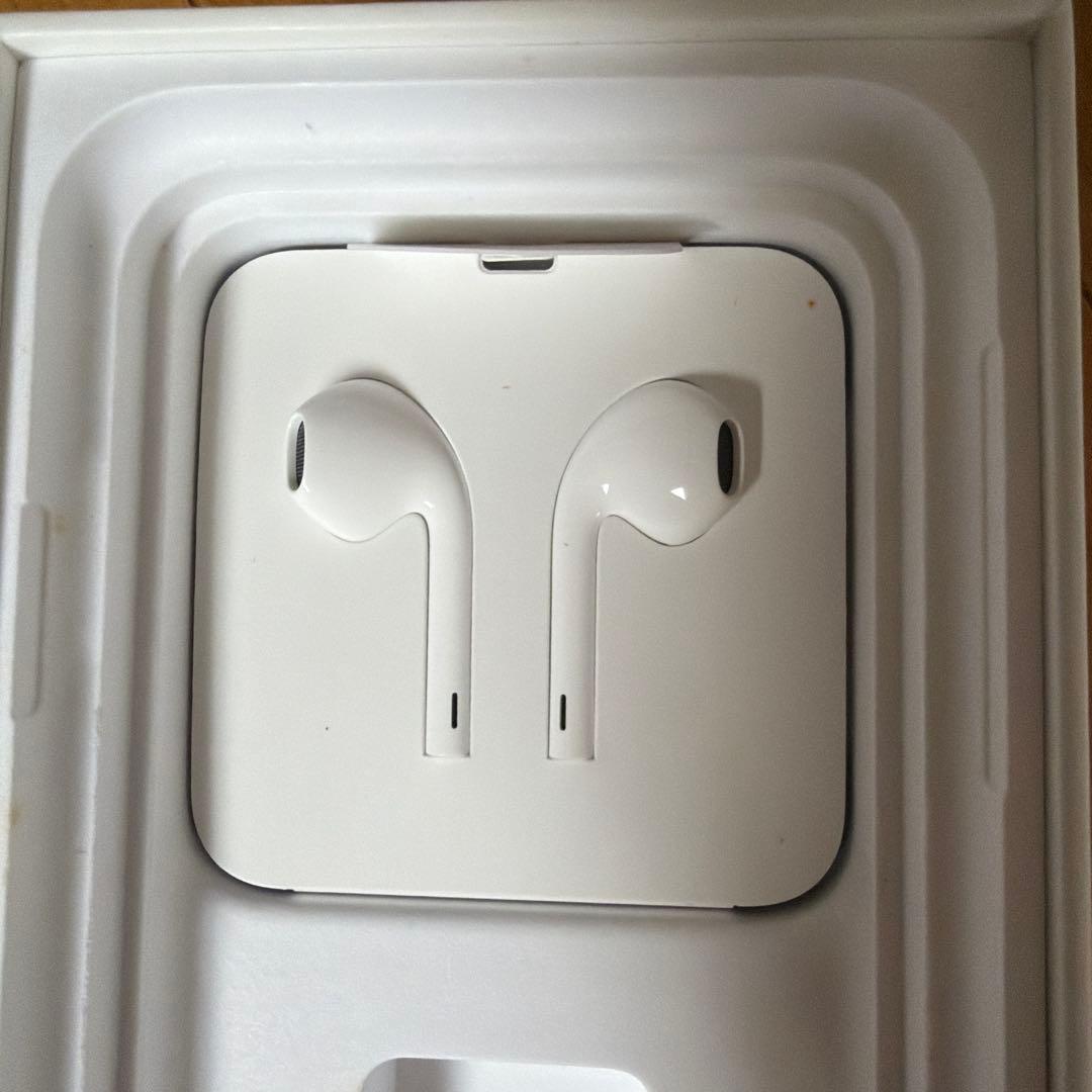 Apple iPhone 11 128Gホワイト 本体 箱付　イヤホン付き