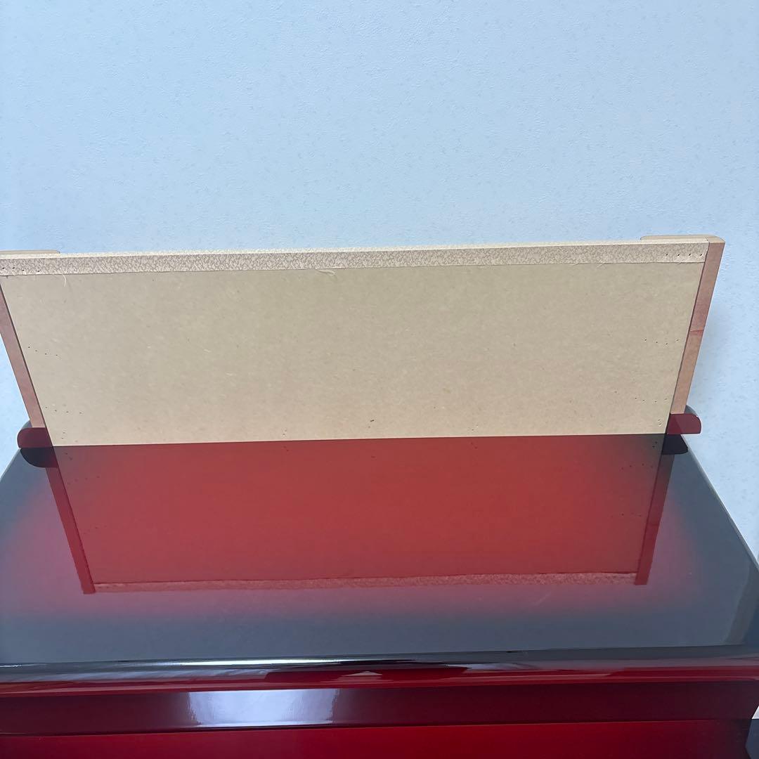 赤い花柄木製雛人形飾り台 花柄屏風2枚付き