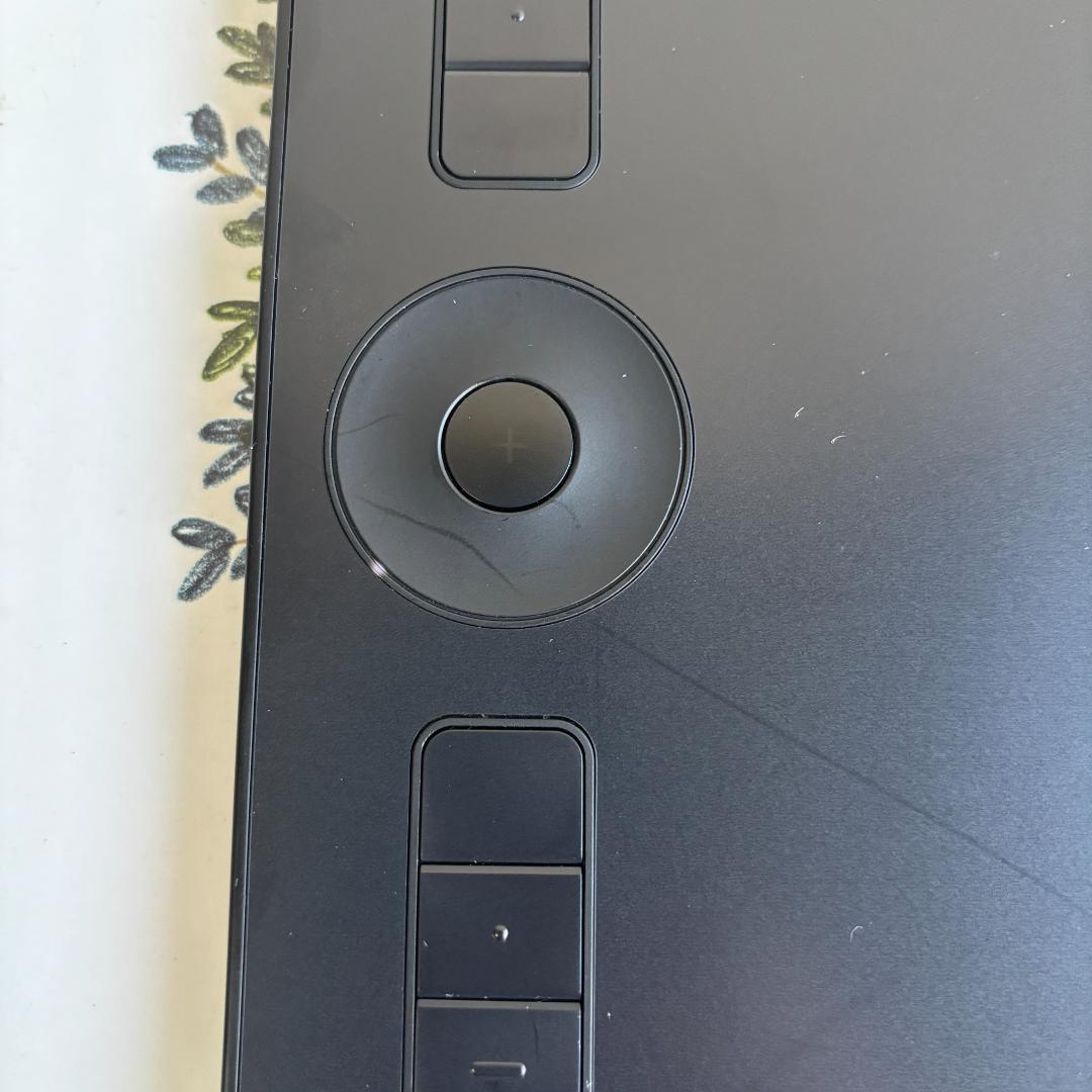 ワコム Wacom Intuos Pro PTH-660/K0 ペンタブレット