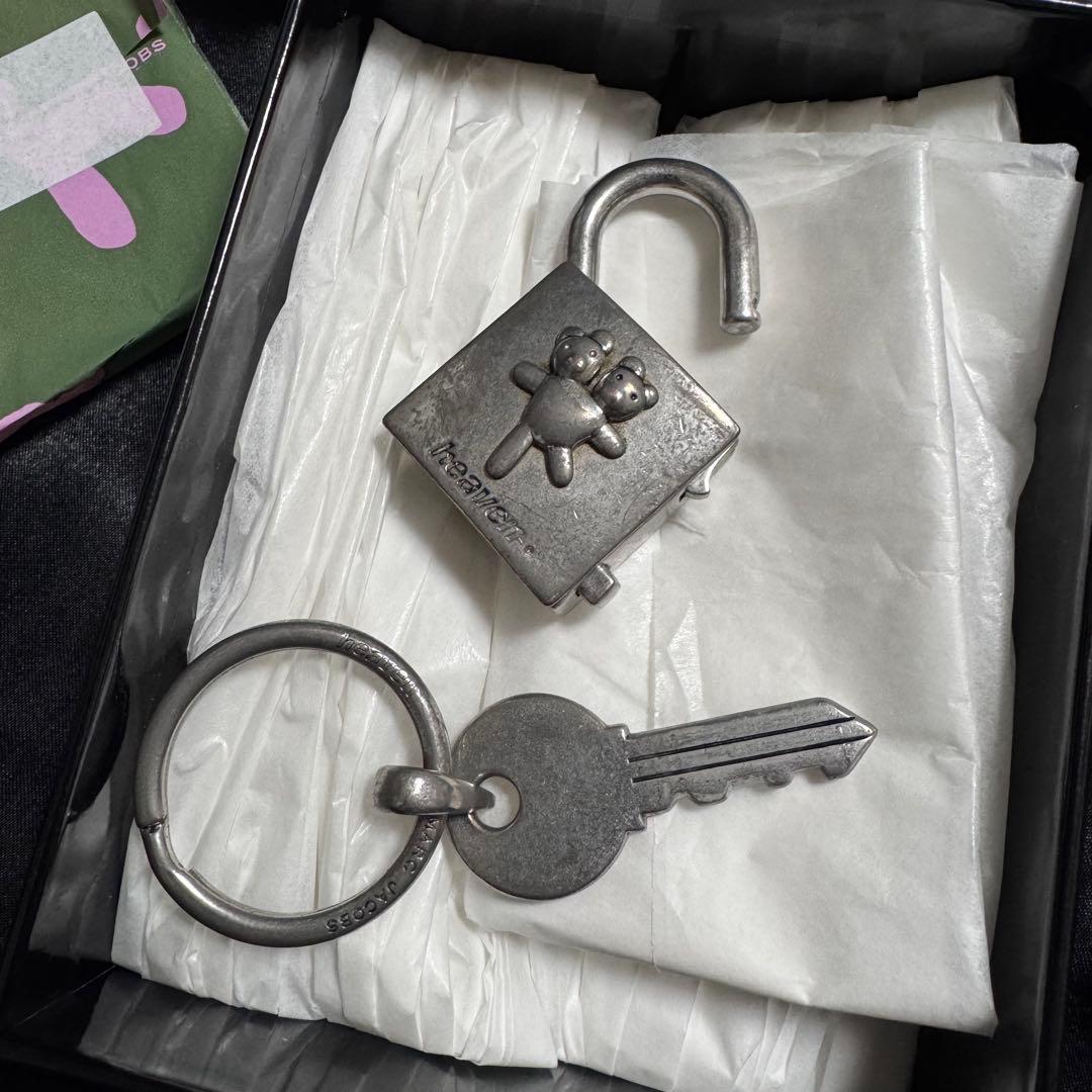 アクセサリー heaven by marcjacobs LOCK AND KEY CHAIN