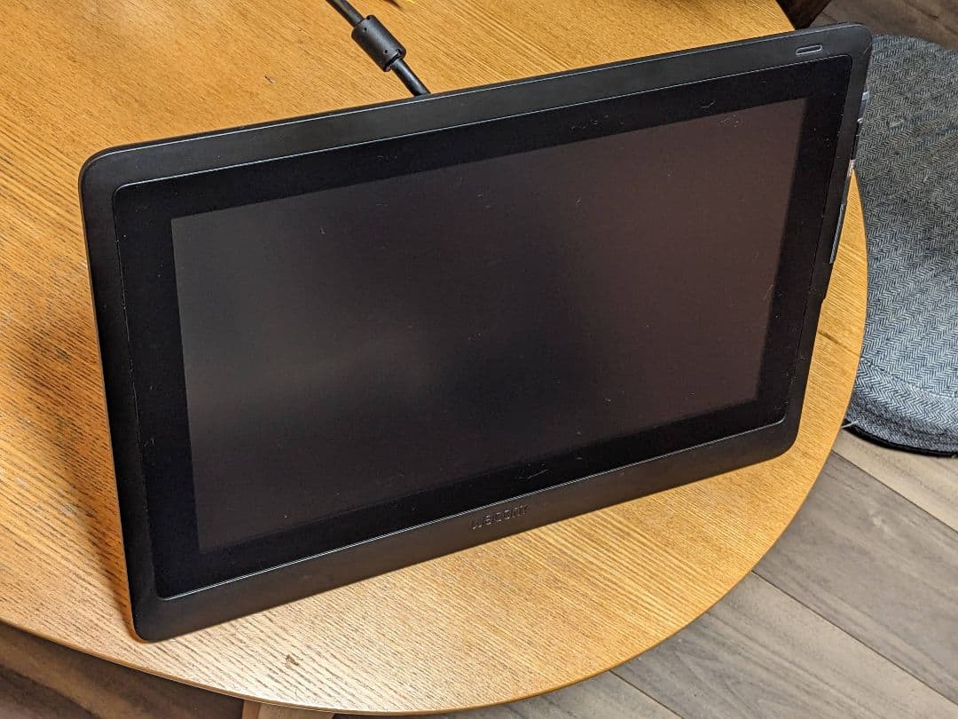 Wacom Cintiq 16インチ 可変スタンド付き