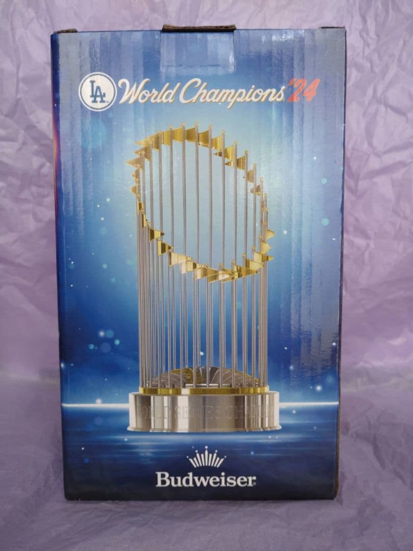 2点セット ワールドシリーズトロフィー & ブレイク•スネル投手 ボブルヘッド