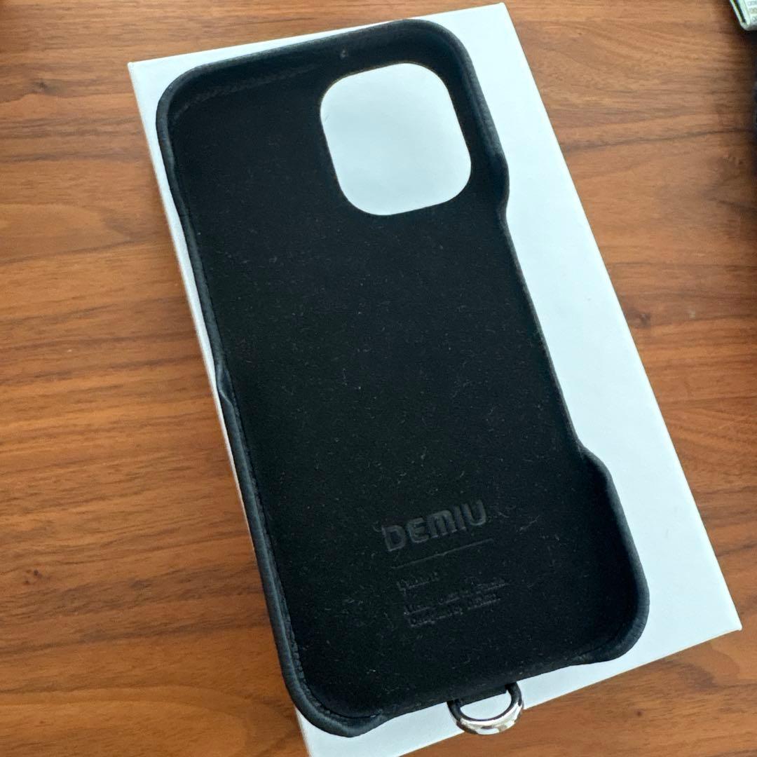 DEMIUブラック　iPhone16