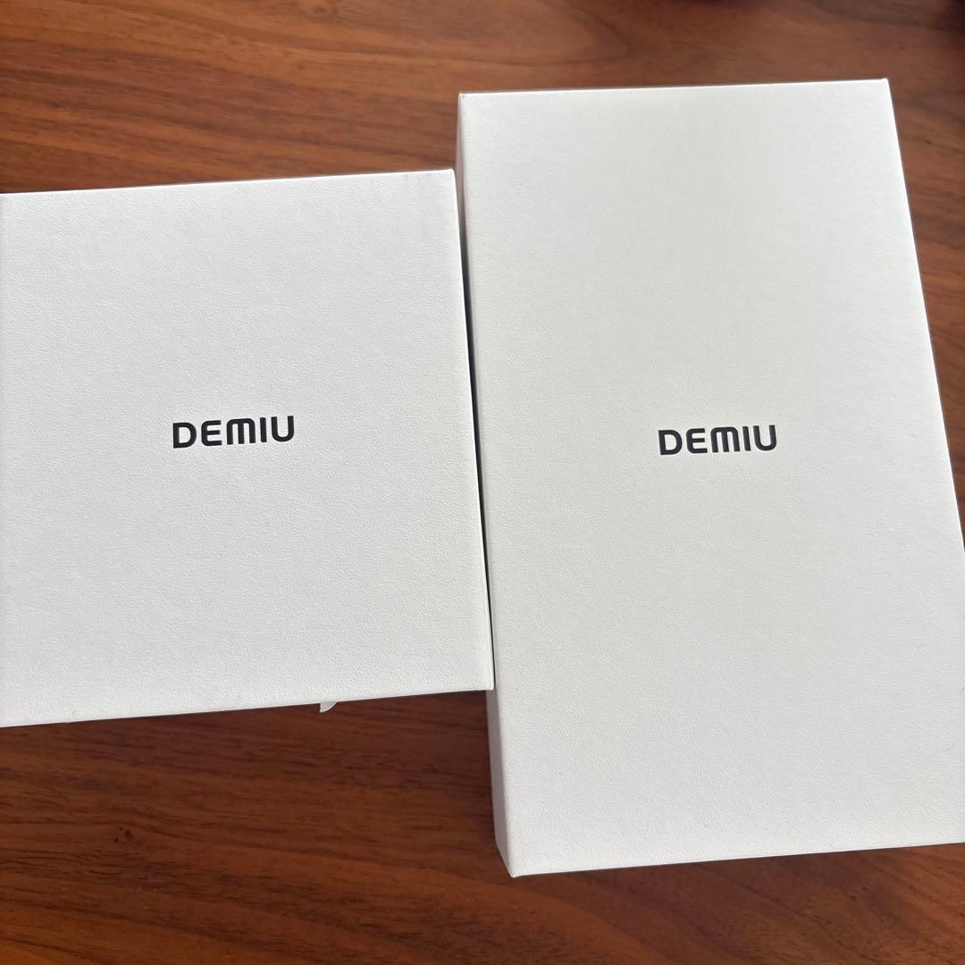 DEMIUブラック　iPhone16