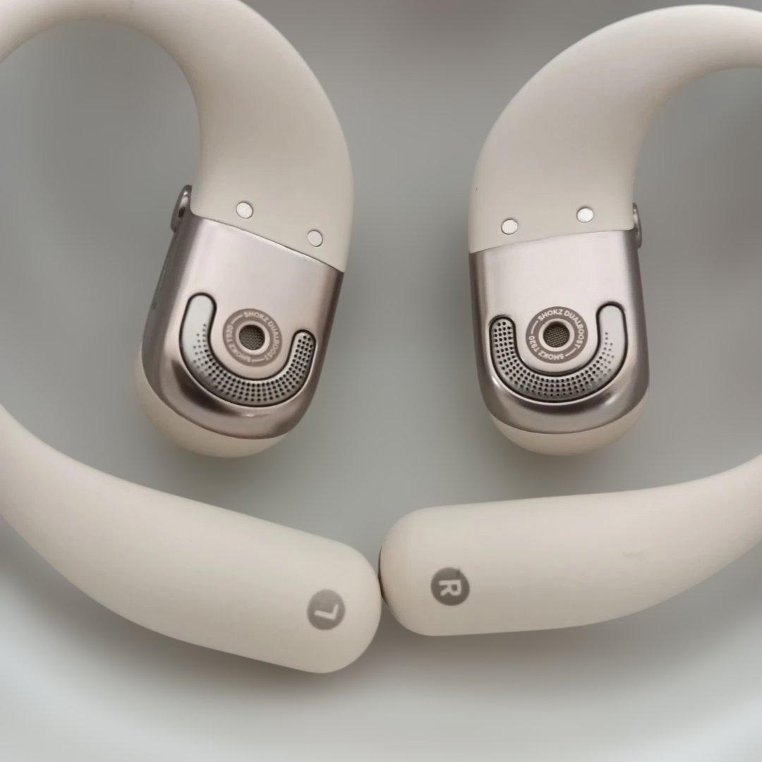 Shokz OPENFIT 2 ホワイト 骨伝導イヤホン　シリコンカバー付き