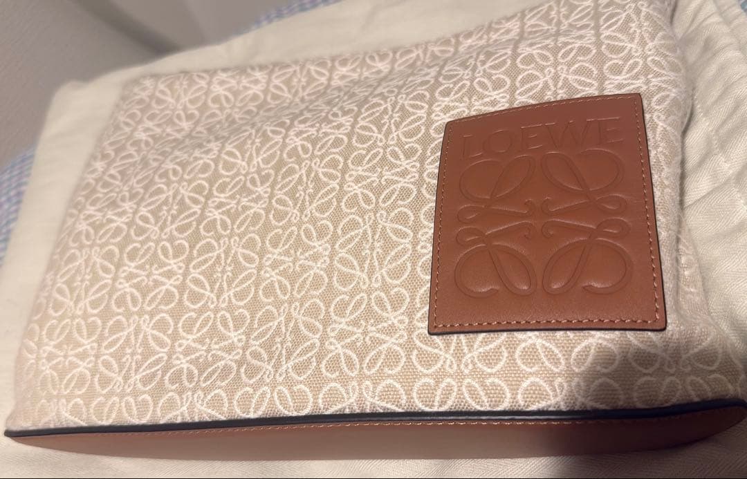 ロエベのポーチ(クラッチバッグ) 新品未使用