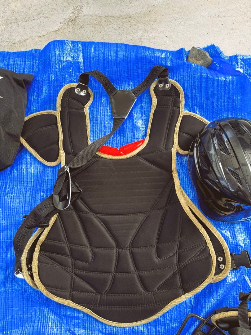 美品　SSK キャッチャー防具　新品ロジン付き