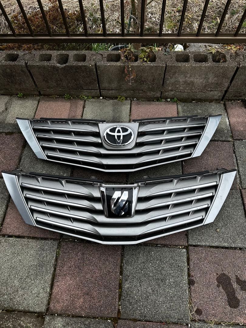 送料込 20系前期アルファード 希少な純正トヨタエンブレム付きフロントグリル