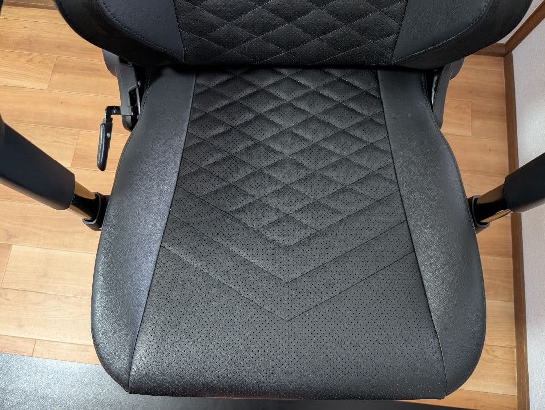 【今週限定値下げ！美品】noblechairs HERO ＋座布団＆肘サポ付き