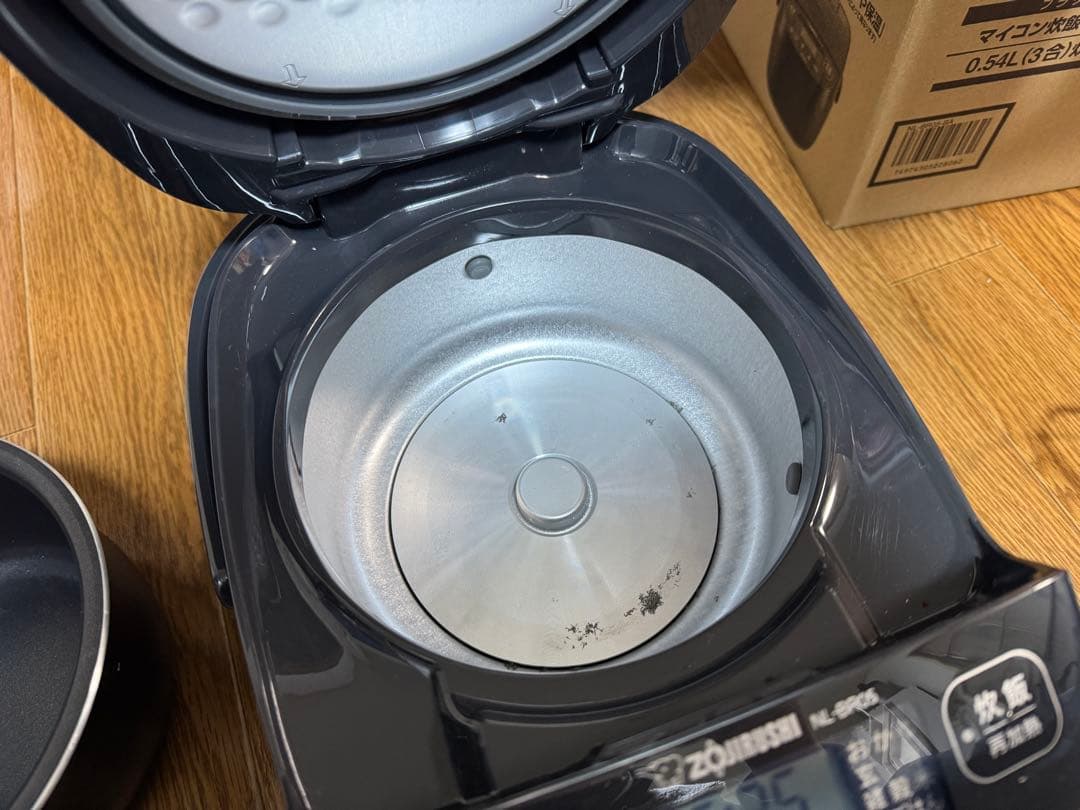 Zojirushi NL-BR05 炊飯器 ブラック　３合炊き