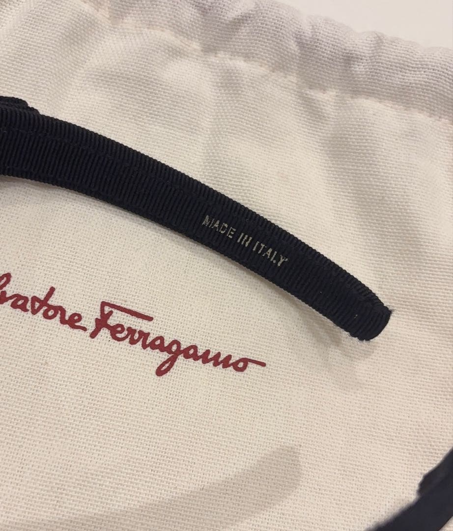 Ferragamo カチューシャ (袋付)