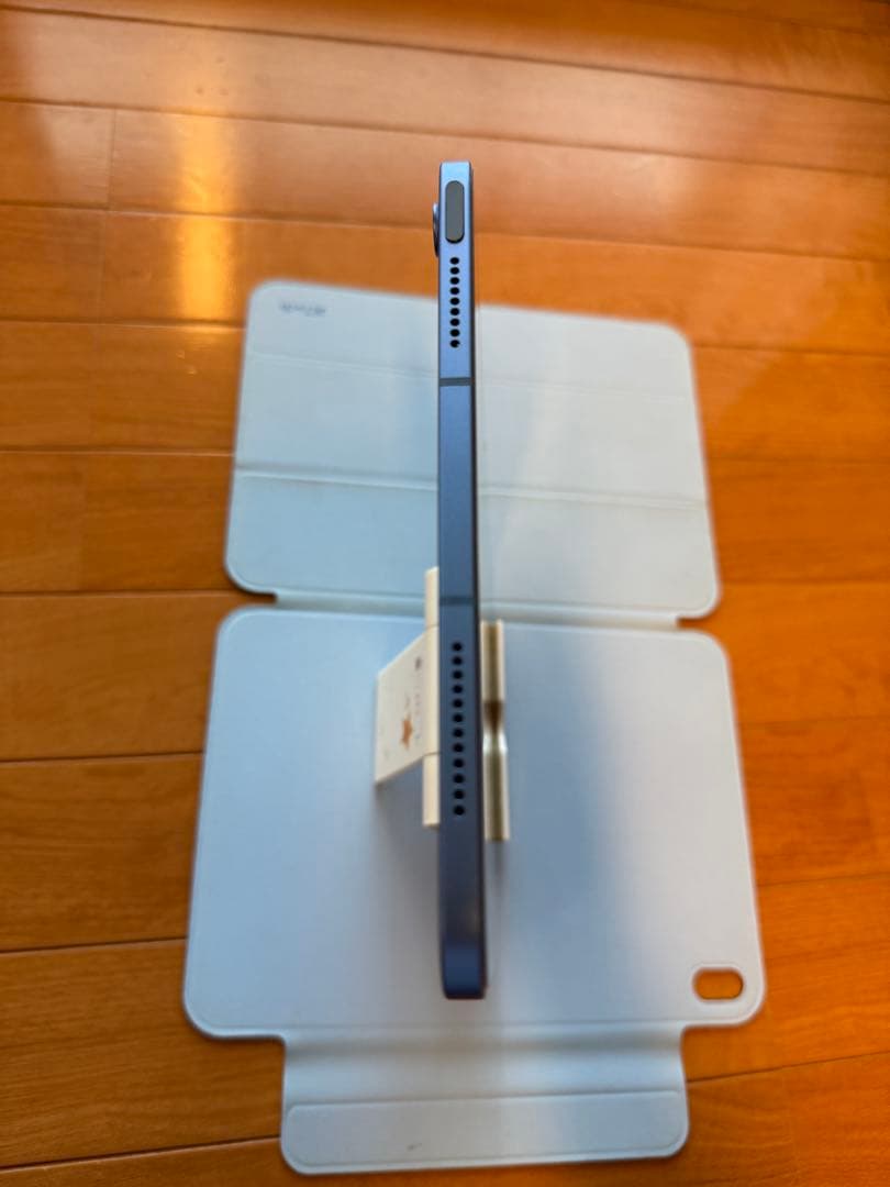 【超美品】iPad 第10世代Wi-Fi＋cellular 64GB カバー付き