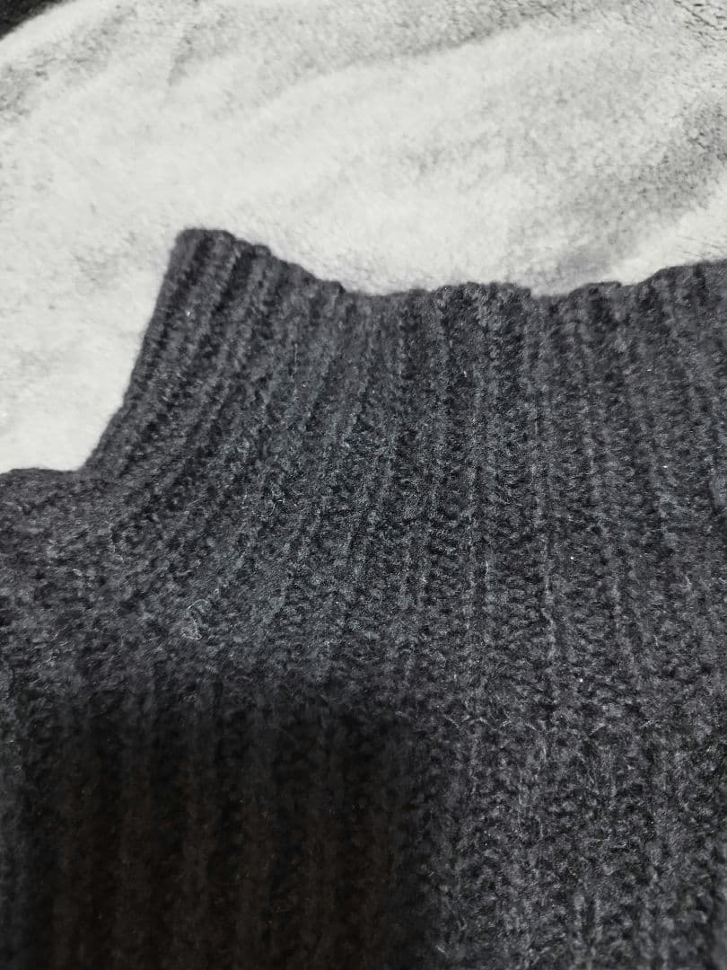 AURALEE 　ウールキャメル　タートルネックニット 　ブラック