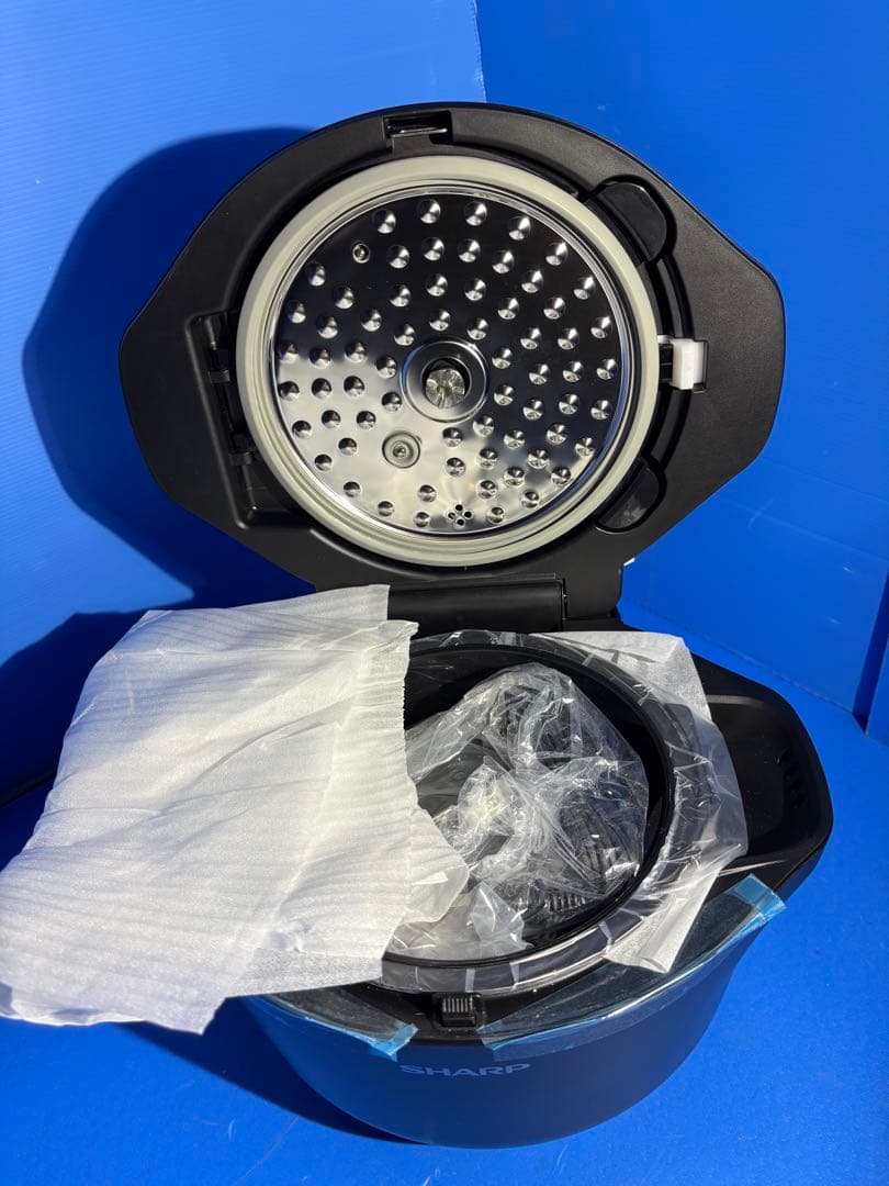【新品・未使用】SHARP ヘルシオホットクック1.6L KN-HW16G-B