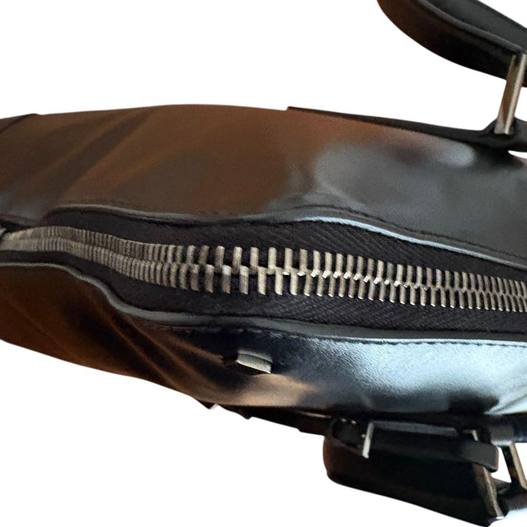 GUCCI 本革　ビジネスバッグ 黒 超軽量 A4可　オールレザー　美品　グッチ