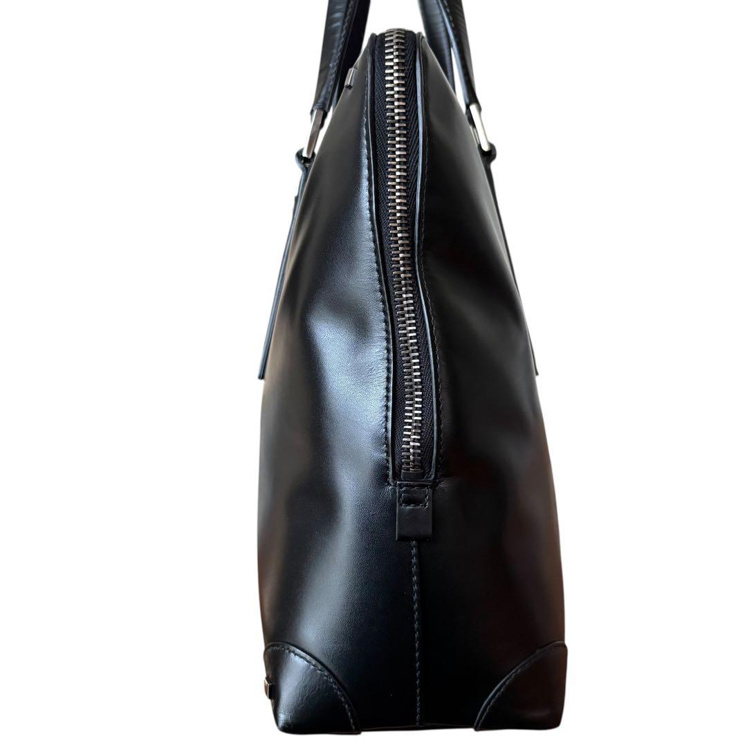 GUCCI 本革　ビジネスバッグ 黒 超軽量 A4可　オールレザー　美品　グッチ