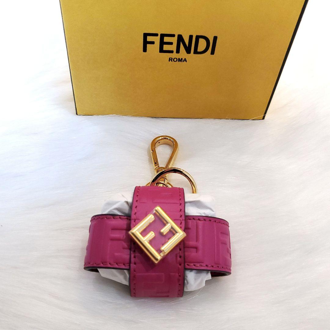 正規店購入☆新品☆FENDI AirPods Proケース　キーホルダー