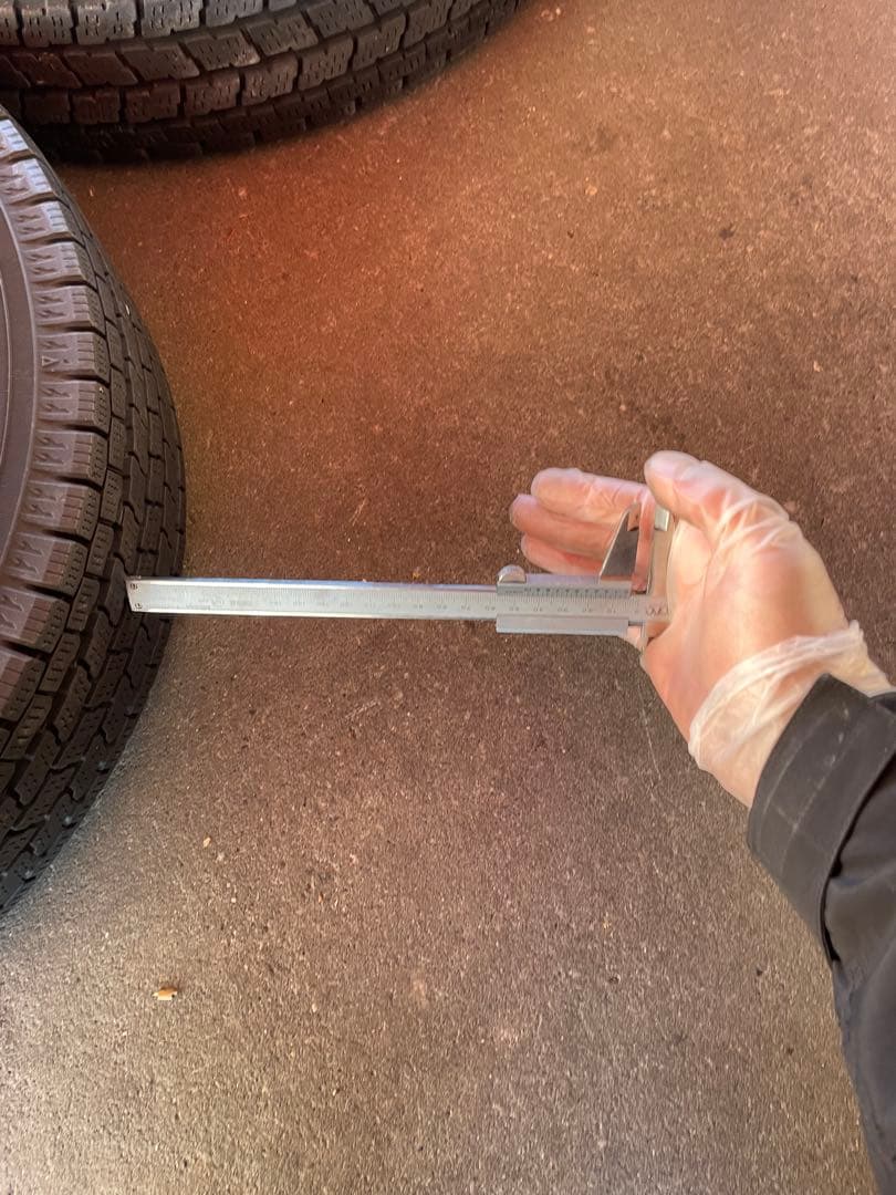 神奈川県引き取り限定　マツダ　ボンゴ　SKP2L スタッドレスタイヤ6本