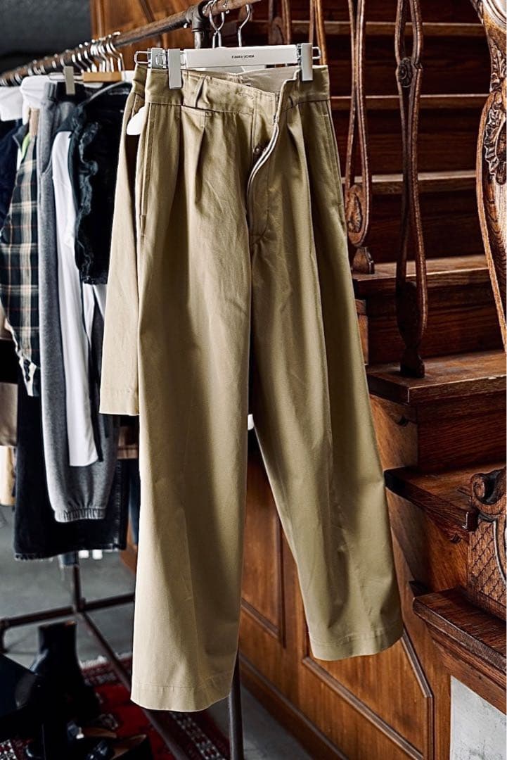 フミカウチダ UNIFORM WEAPON 2-TUCK PANTS 36