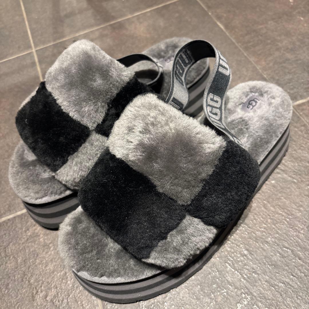 UGGサンダル　28センチ