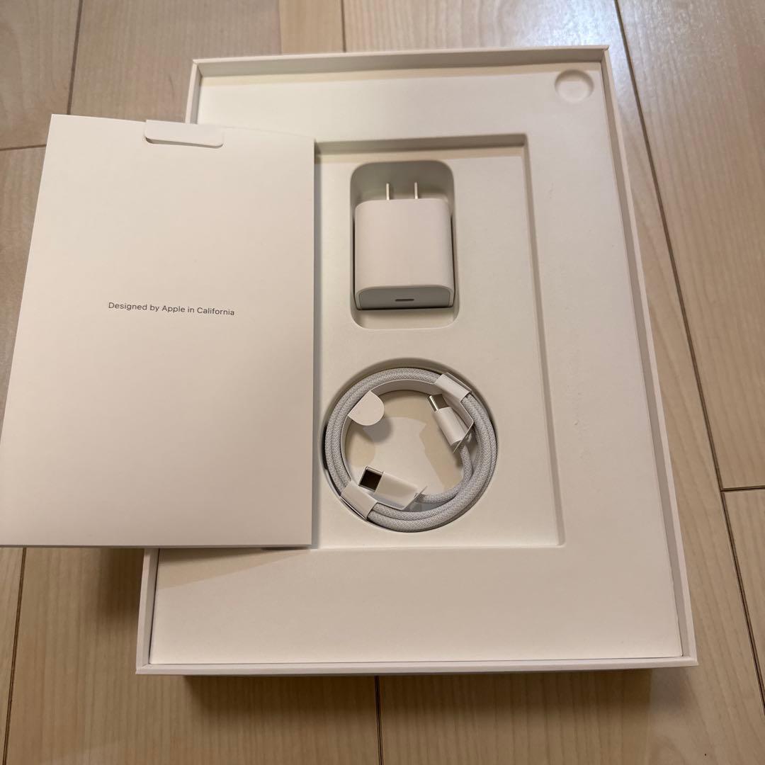 iPad Air M3 11インチ128㎇パープル　CASETiFYのケース付き