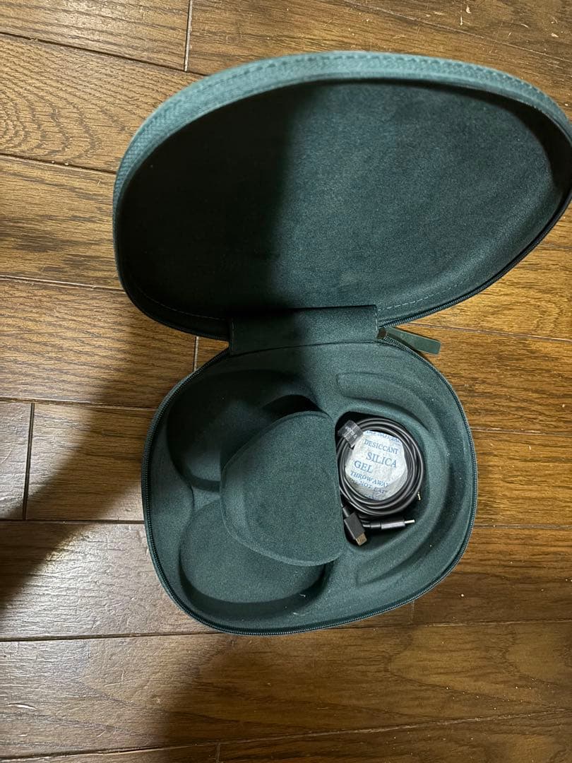 Bowers & Wilkins Px8 ダークフォレスト