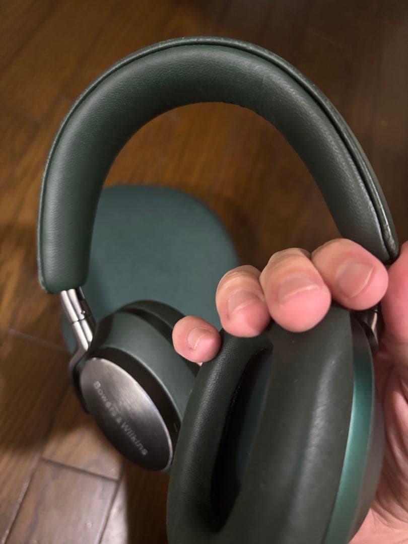 Bowers & Wilkins Px8 ダークフォレスト