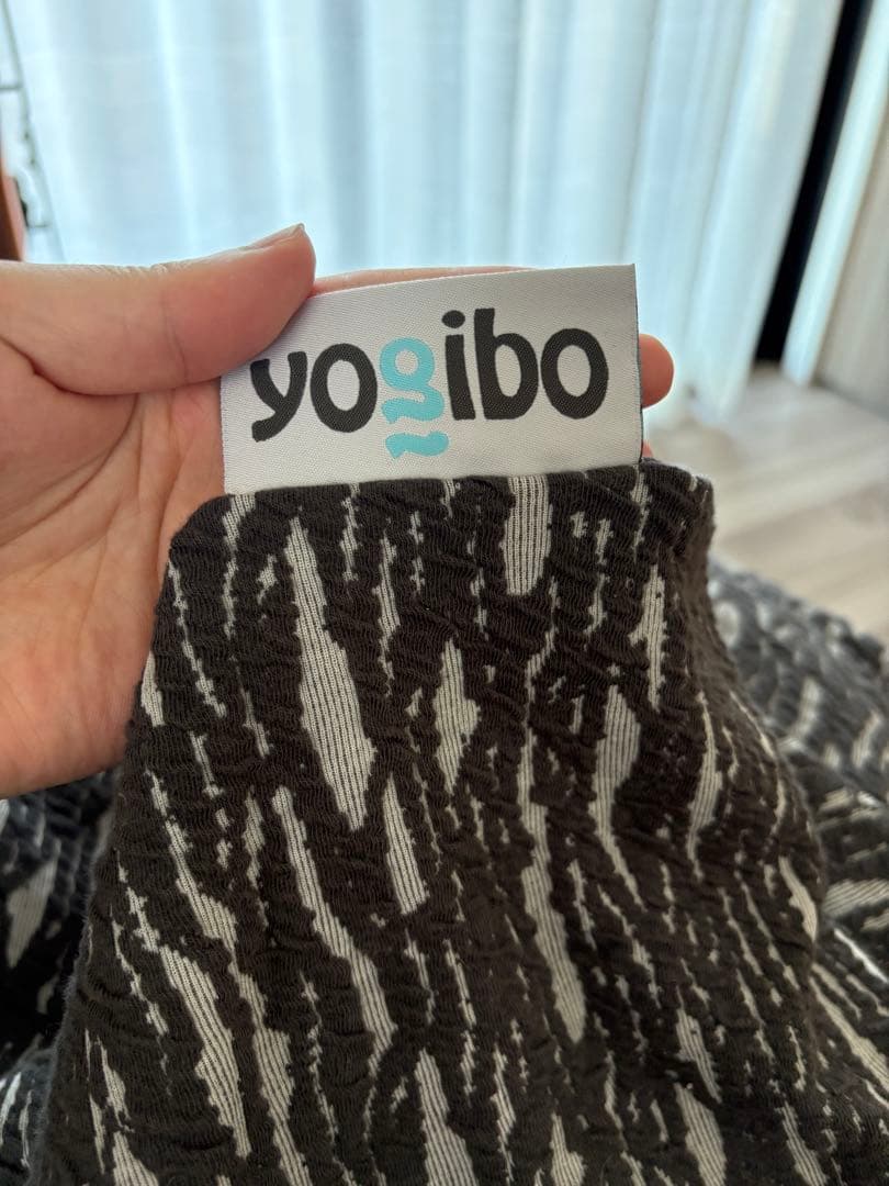 Luxe Lite ビーズクッション ブラック・ホワイト