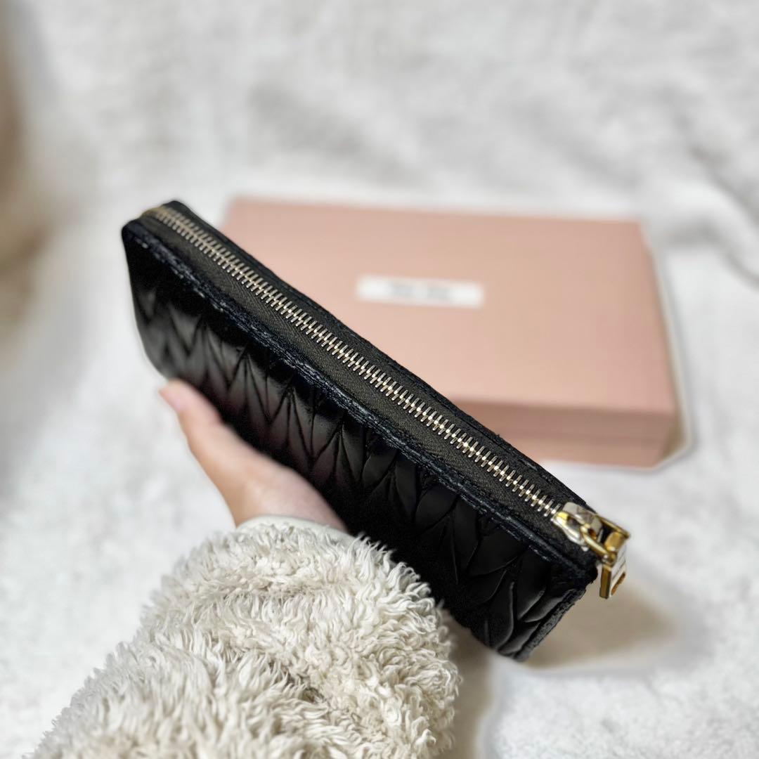 美品　ミュウミュウ MIUMIU 長財布　マテラッセ