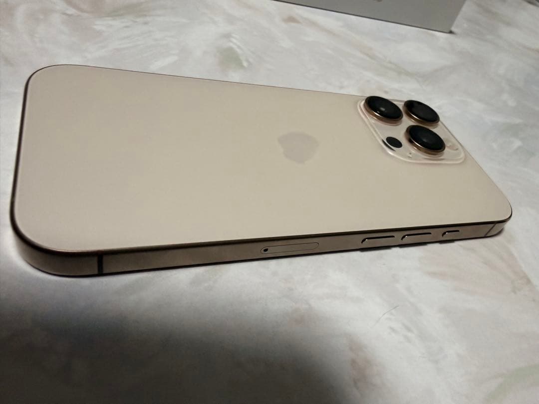 【おまけ多数】iPhone 16 Pro Desert Titanium 256