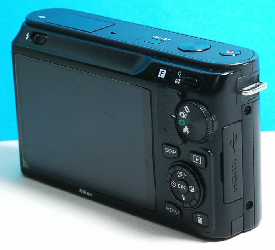 NIKON 1 J1　ブラック　ボディ　送料無料