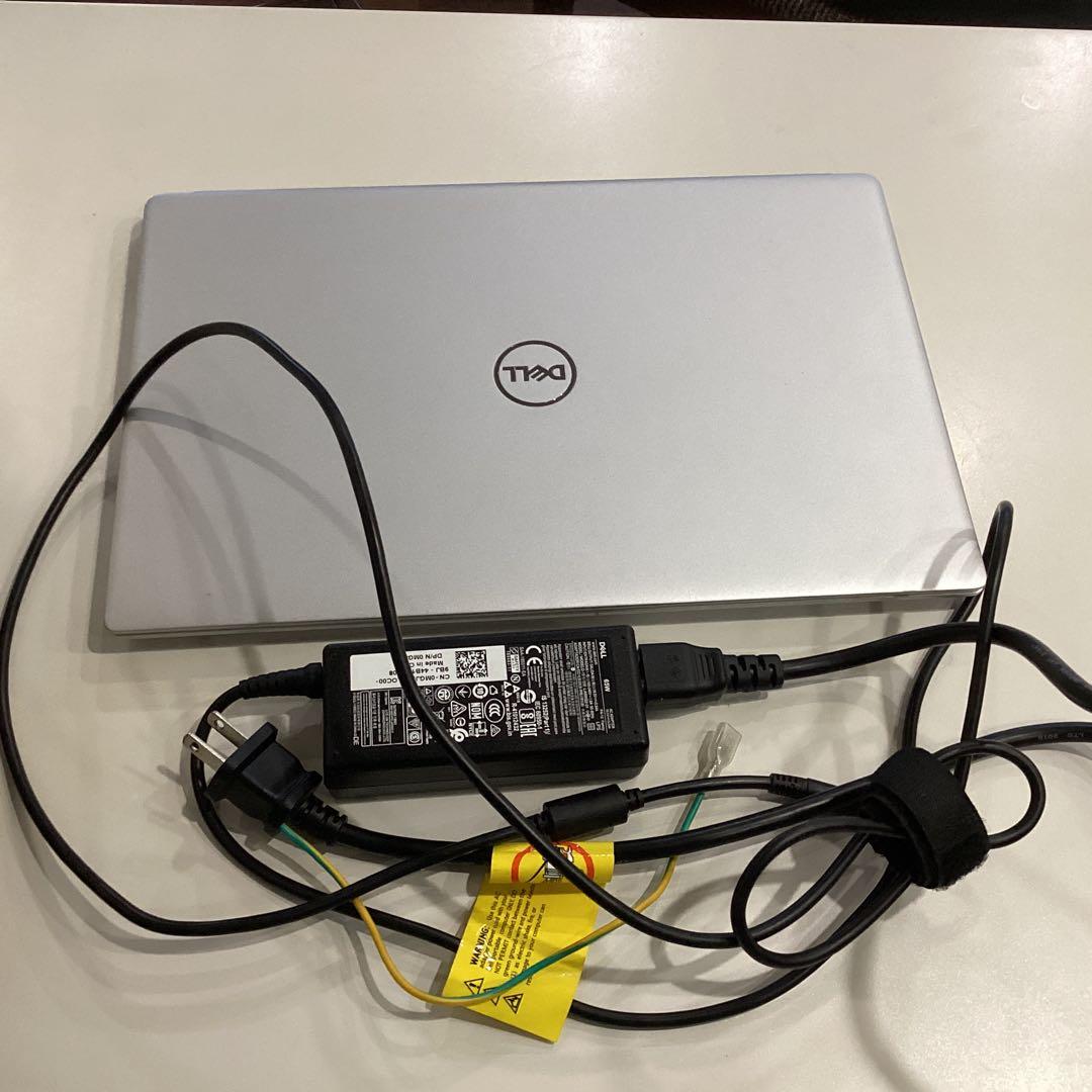 DELL Core i5 ノートPC シルバー(軽量1kg未満)