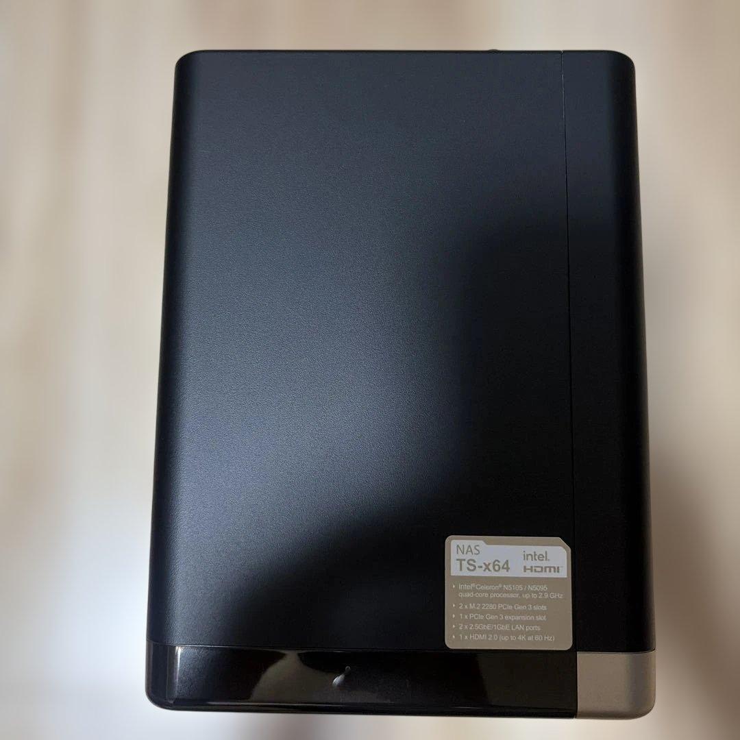 外付けハードディスク・ドライブ QNAP TS-464 NAS 8GB