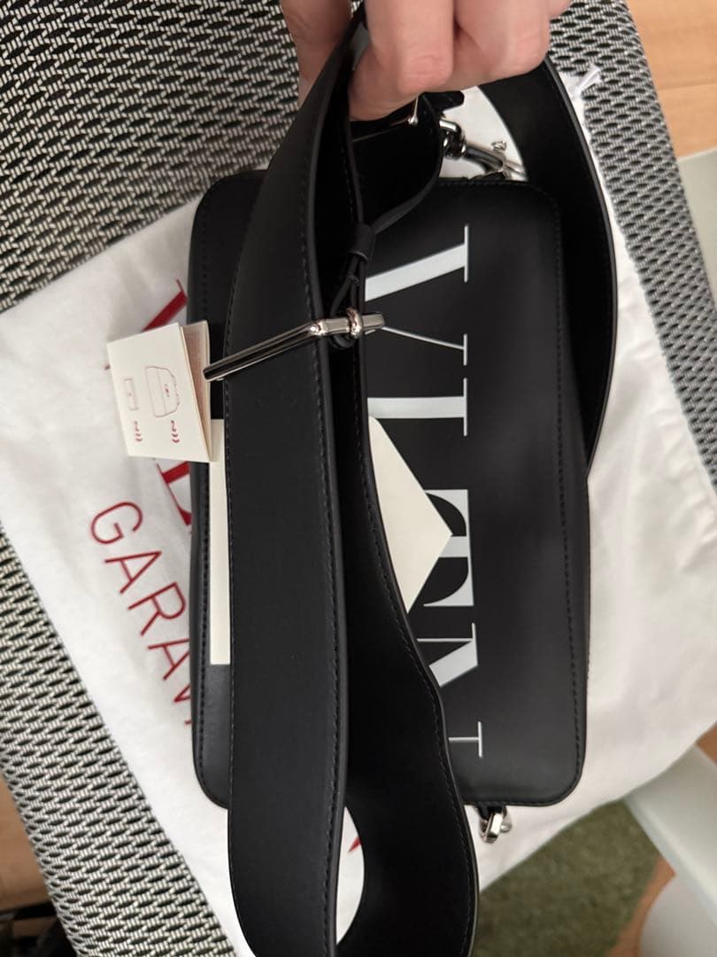 VALENTINO VLTNショルダーバッグ クロスボディ