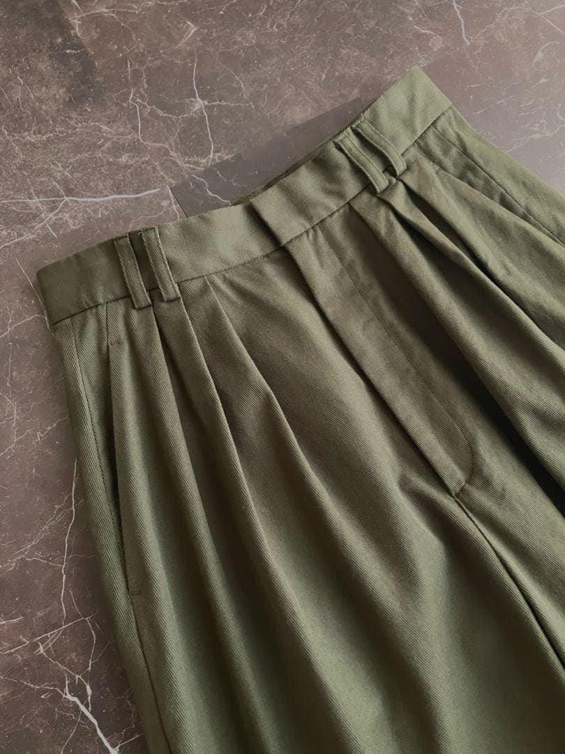 ROKU ロク　カーキ　タックパンツ