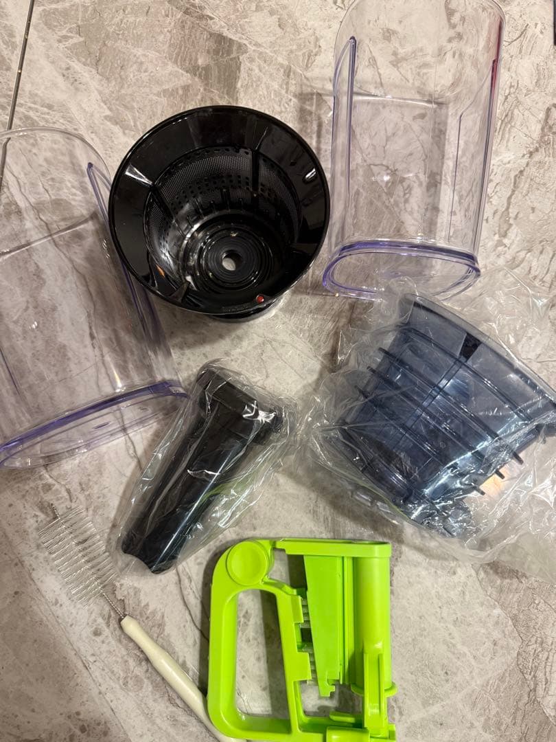 Kuvings ブラックジューサー 部品付き