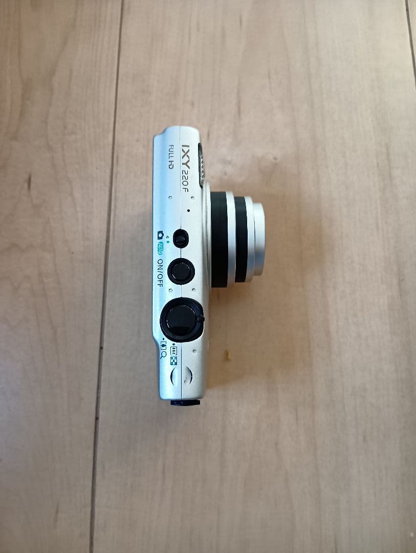 Canon コンパクトデジタルカメラ IXY220F