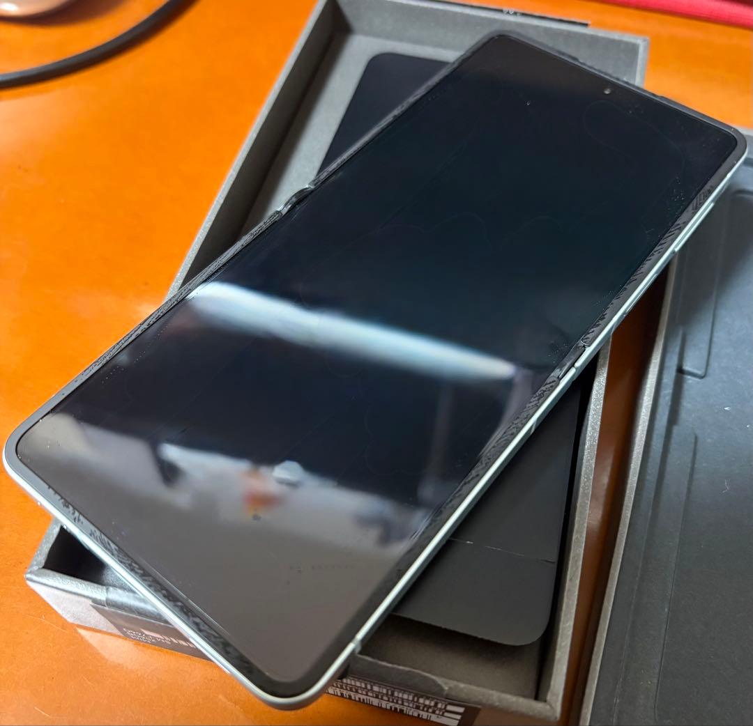 G*n様 Samsung zflip 7 ミント　256G SIMフリー